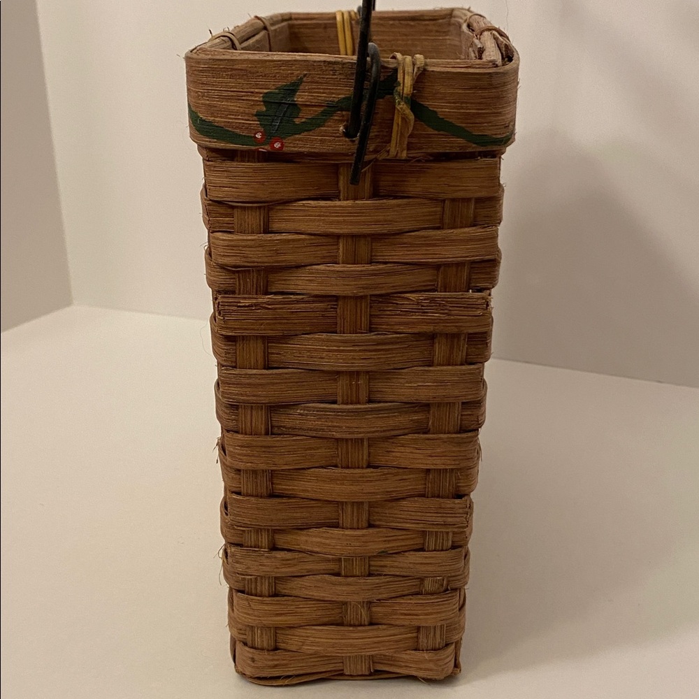 Square Christmas Themed Basket “Hark The Herald Angels Sing” w/Angels Cherubs - Picture 12 of 16
